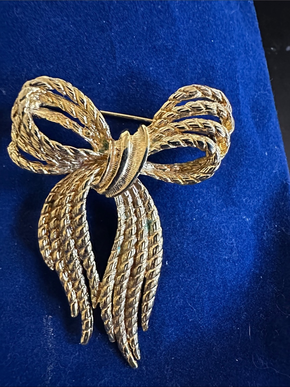 Classic Gold Bow Rope-Textured Brooch